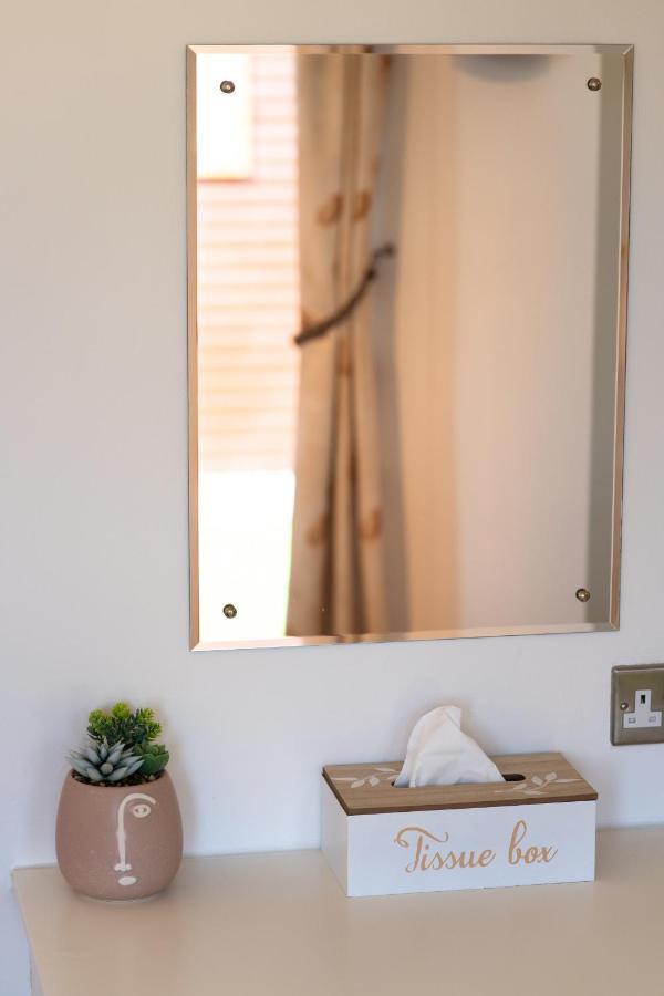 Finest Retreats - Serendipity Lodge Torpoint Esterno foto